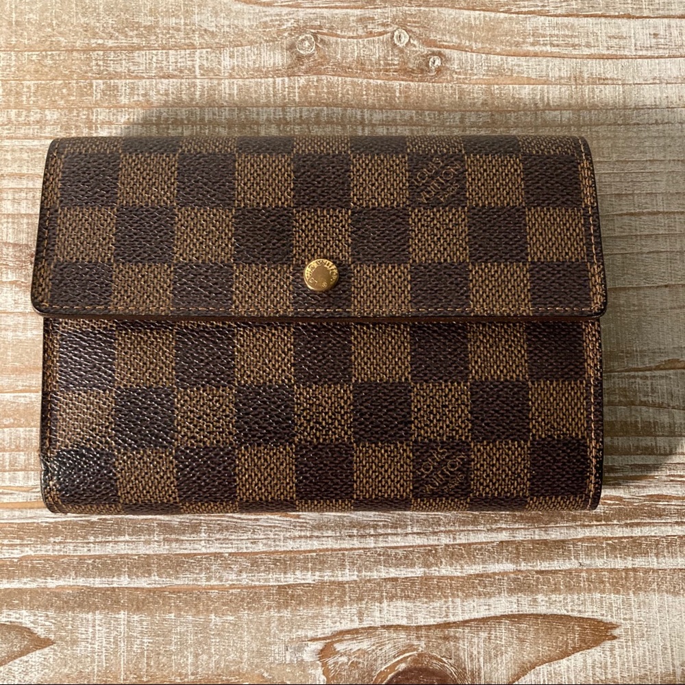 💕Louis Vuitton Damier Ebene Wallet💕